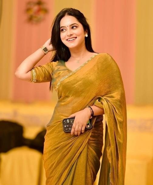 Premium Jimmy Choo Fabric Shimmer Saree with Lace Border & Blouse